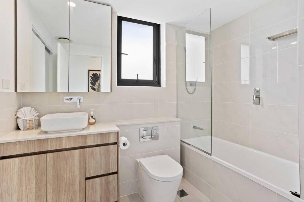 Ocean View Luxury In Periscope Apartment